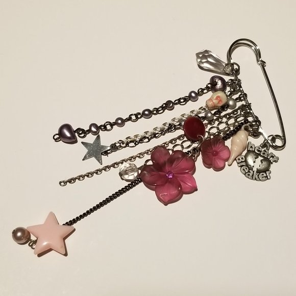 💔 OOAK VINTAGE Poison Apple NYC Designer HEARTBREAKER Safety Pin Brooch UNIQUE! - Picture 8 of 11